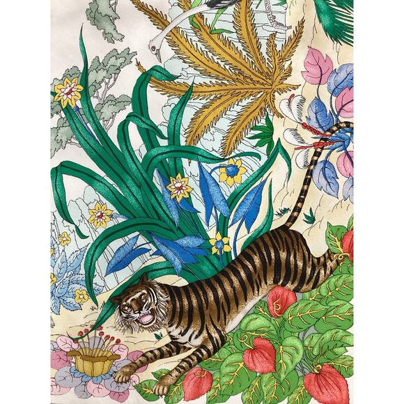Gucci Scarf Women’s One Size 100% Silk Jungle Animals Motif Multicolor Gorgeous! - Picture 3 of 6